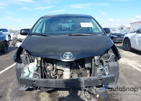 2011 Toyota Sienna Limited V6 z USA, uszkodzony, nr VIN 5TDYK3DC0BS037696